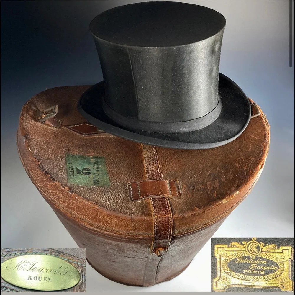 Authentic LEATHER Top🎩 Oval Box,Buckle Lock&Key Carryin Case Luxe Velvet Lined